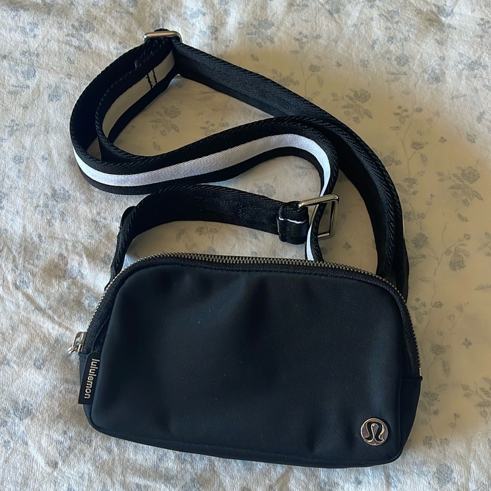 Lululemon Fanny pack bag